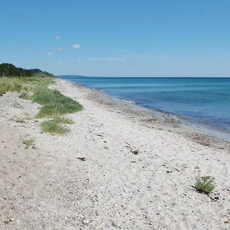 בית נופש Four-bedroom In *