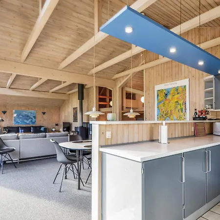 Four-bedroom In * אבלטופט