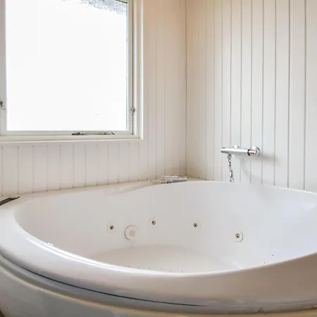 Pet Friendly Home In Ebeltoft With Sauna Tatil Evi Ebeltoft